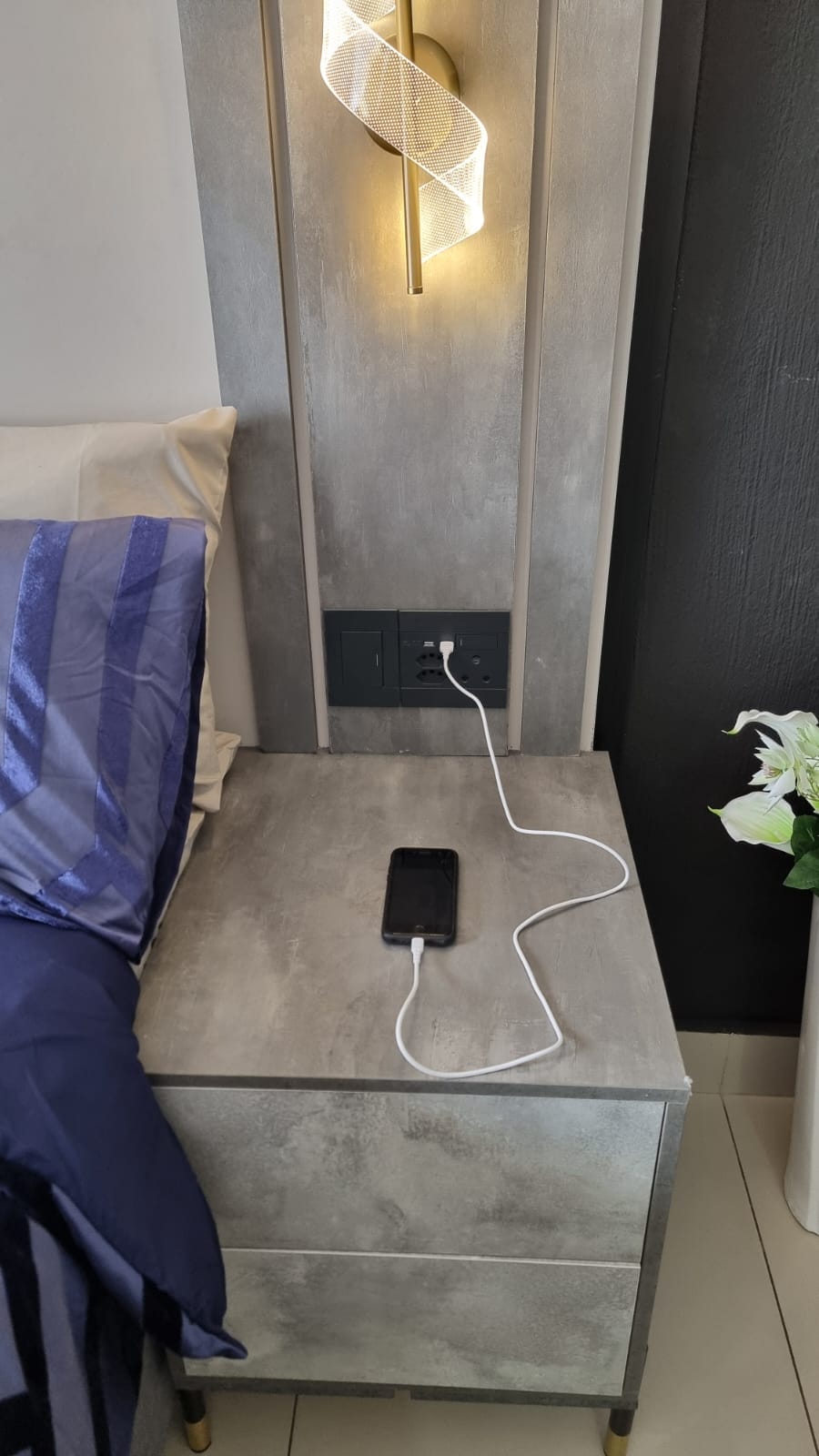 USB ports on all bed side tables for charging
