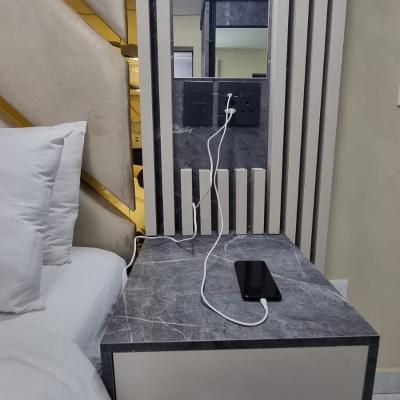 Bed side plugs and USB charge ports.