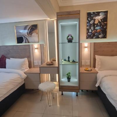 Mirror vanity desk