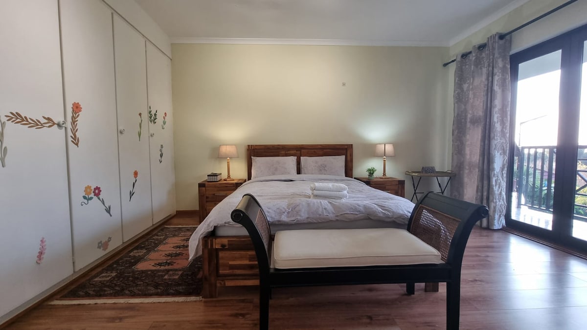 Queen sized bedroom with electric blanket and panoramic views on northern JHB