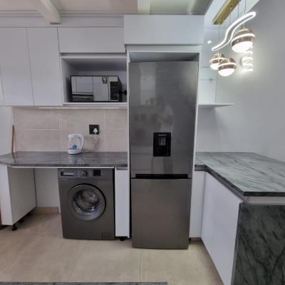 Full kitchen image 3